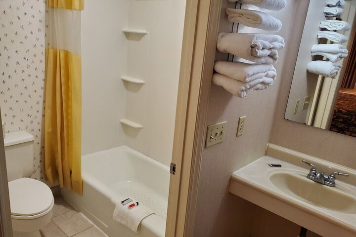 Room 13 of 18