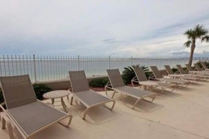 Waterview Towers Yacht Club by Holiday Isle
