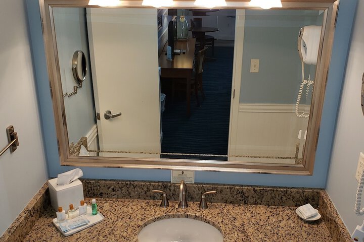 The Avenue Inn and Spa