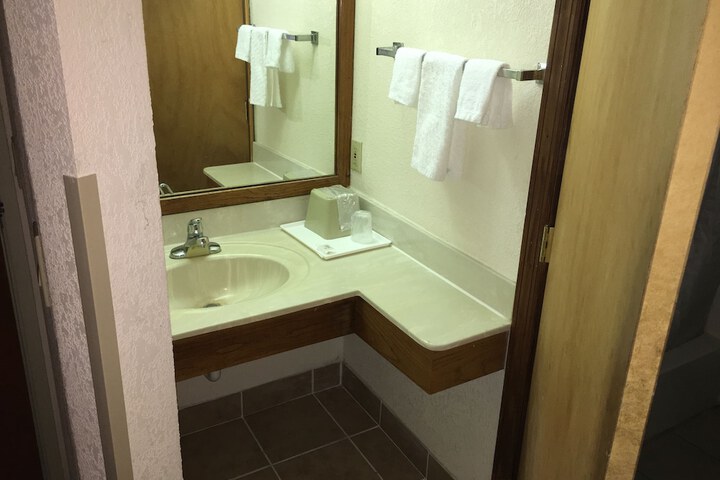 Room 13 of 35