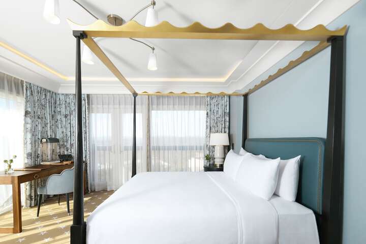 Room 48 of 150