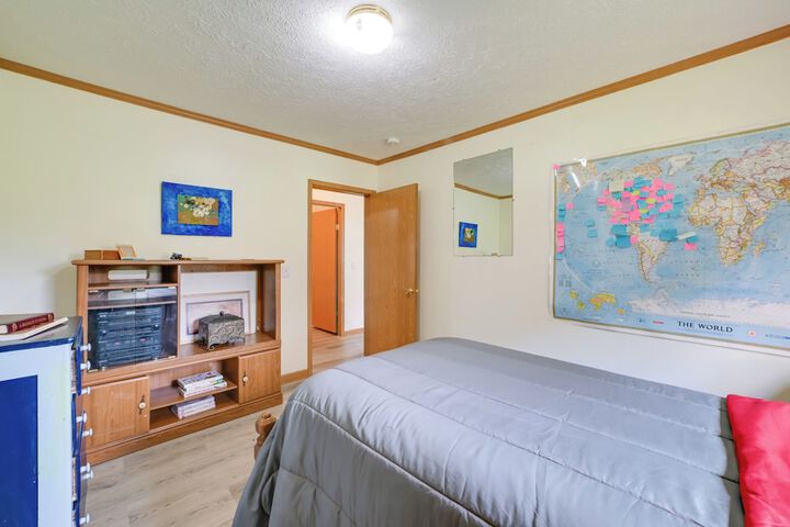 Warm & Inviting Family Home - 2 Mi to Golf Course!