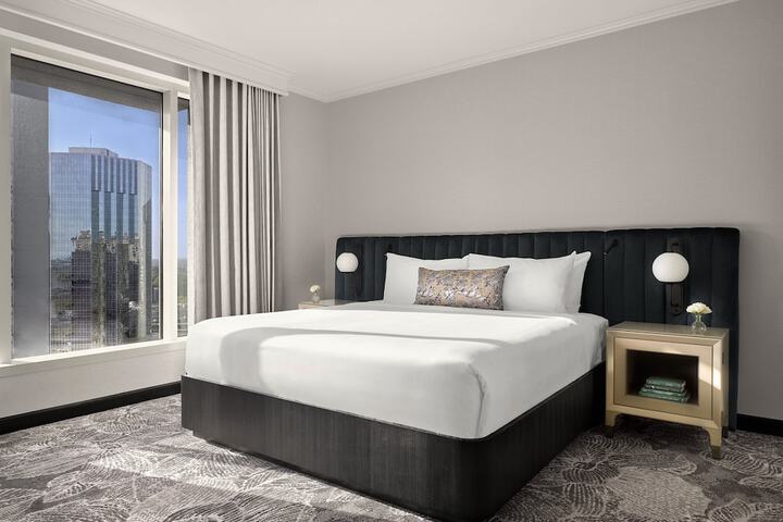 Room 52 of 100