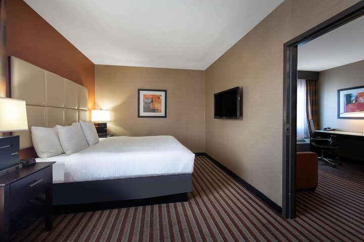 Room 17 of 37