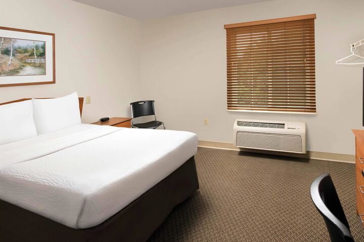 Room 10 of 25