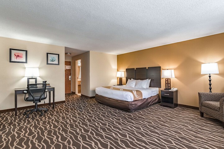 Room 10 of 46