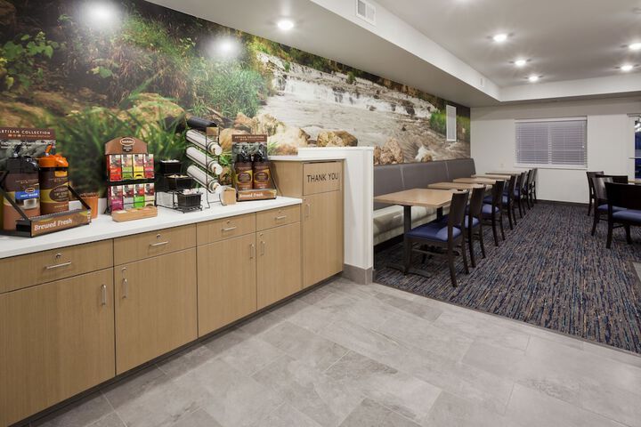GrandStay Cannon Falls