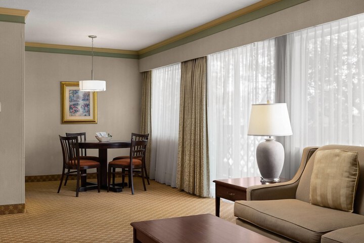 Royal Scot Hotel & Suites Trademark Collection by Wyndham