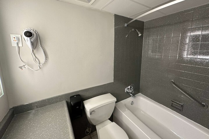 Room 9 of 21