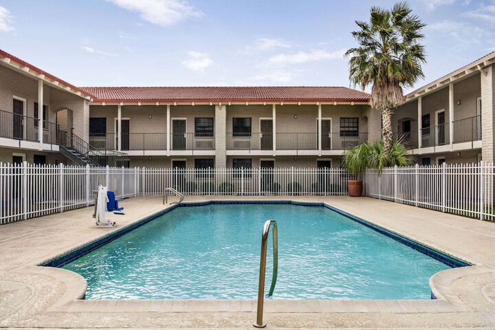 Pool 4 of 31