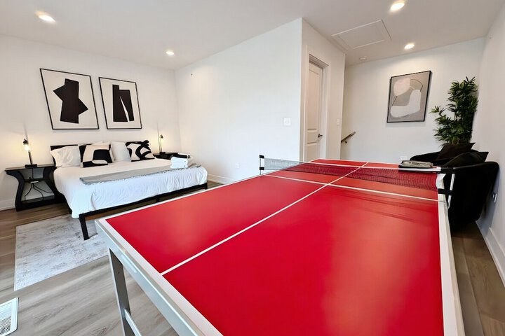 Modern 4BR with Parking - WV rep 4
