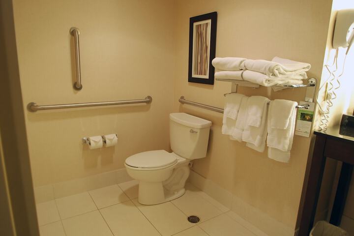 Room 15 of 27