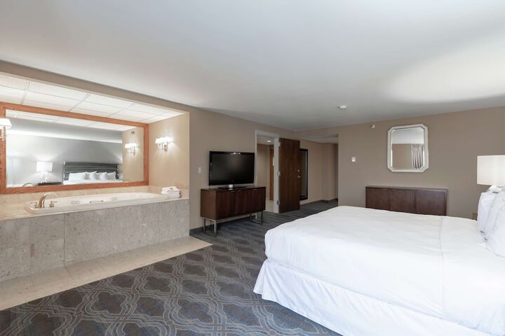 Room 32 of 64