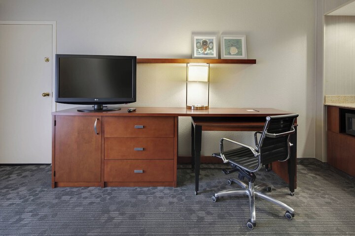 Courtyard by Marriott Atlanta Marietta / I-75 North