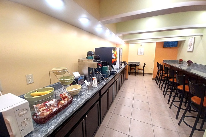 Breakfast/Coffee Service 37 of 40