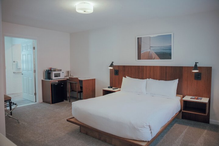Room 16 of 19