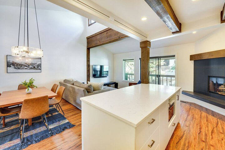 Walk to Main St. & Lifts: Ketchum Townhouse!