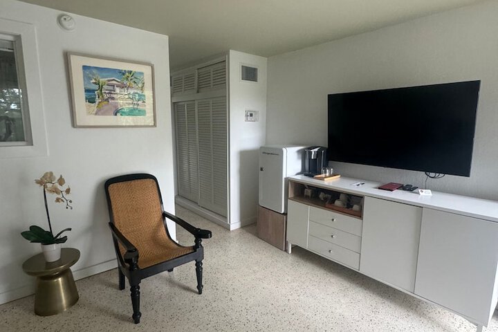 Room 25 of 119