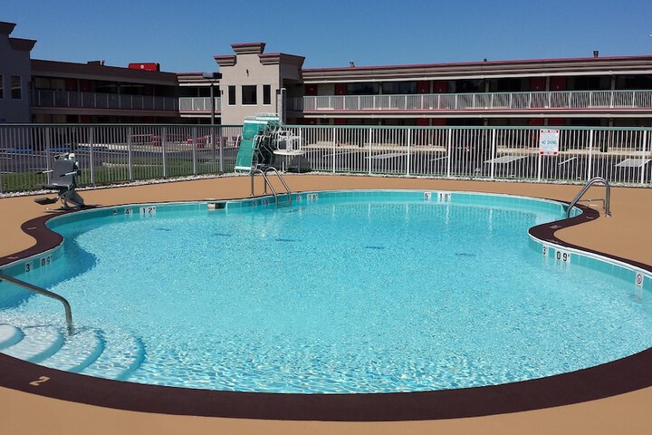 Ramada Hotel & Conference Center by Wyndham Edgewood