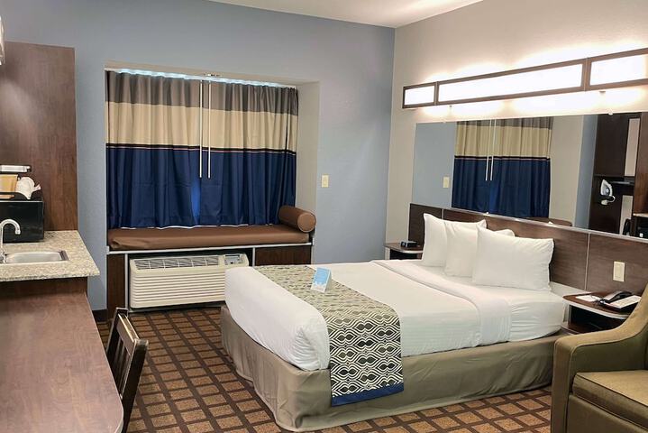 Room 22 of 32