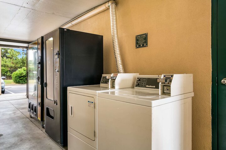 Room 10 of 33