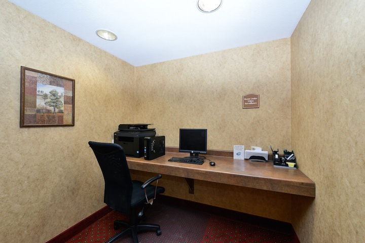 Business Center 32 of 32