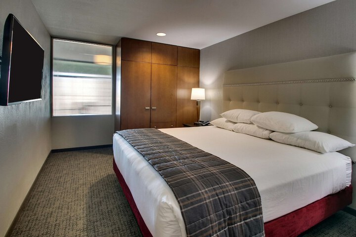 Room 84 of 168