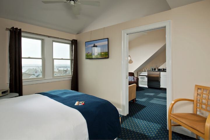 Room 46 of 80