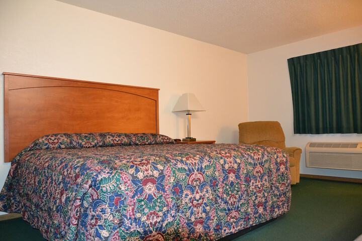Room 18 of 28