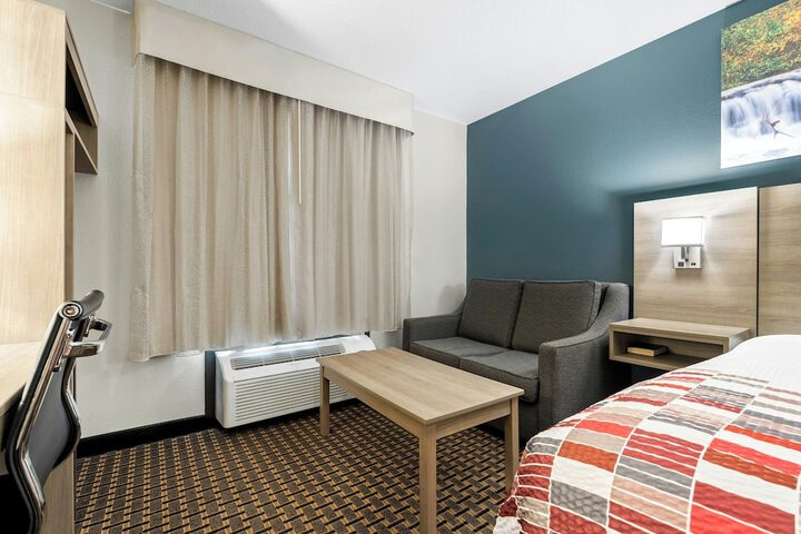 Red Roof Inn & Suites Tomah