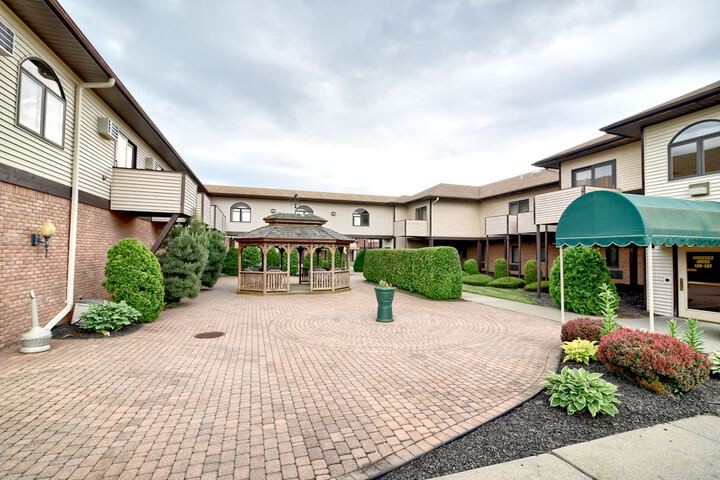 Roosevelt Inn and Suites Saratoga Springs