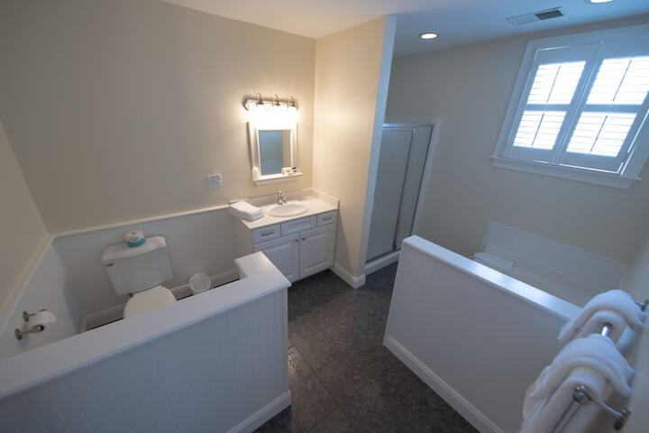 Room 43 of 46