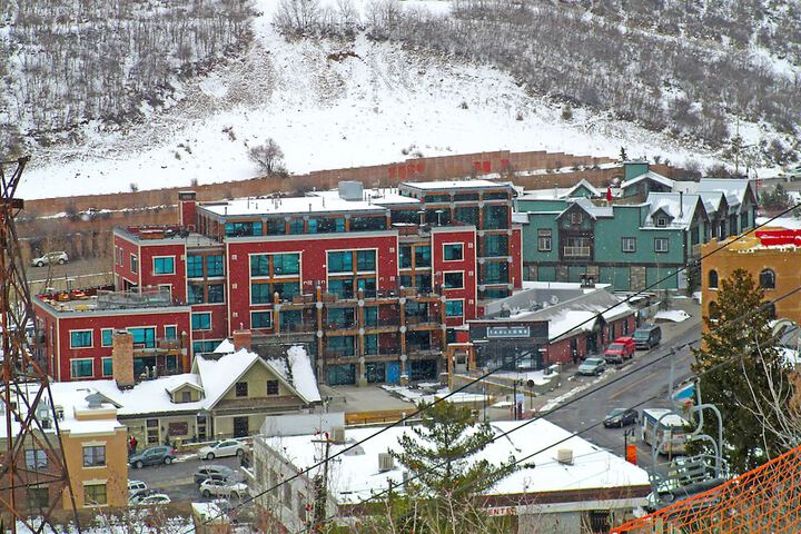 Hotel 2 of 57