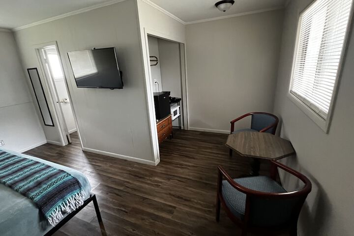 Room 12 of 19