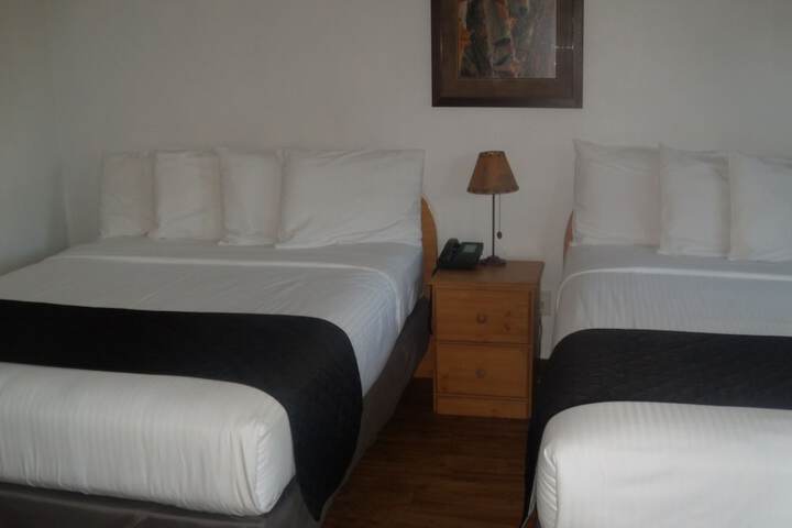 Room 11 of 33