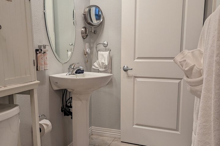 Room 42 of 102