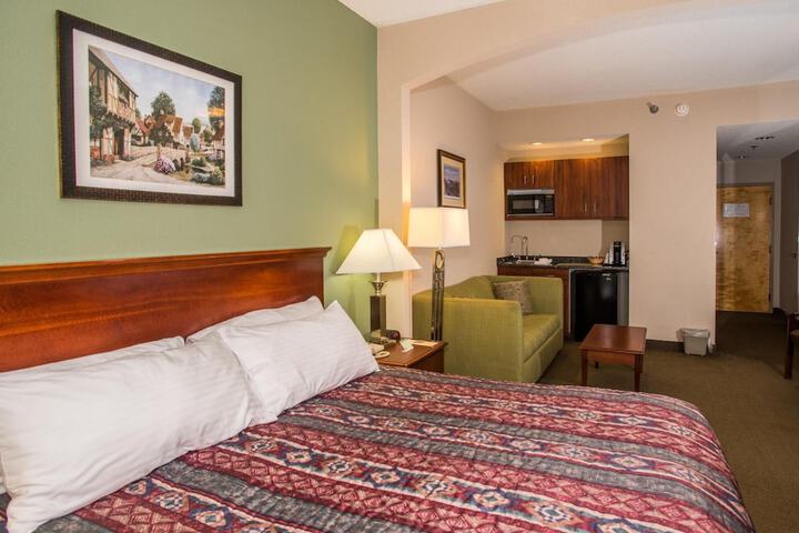 Room 16 of 36