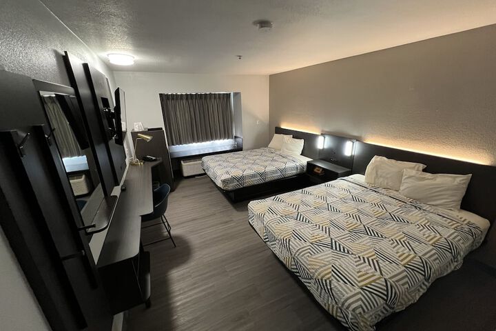 Room 27 of 39