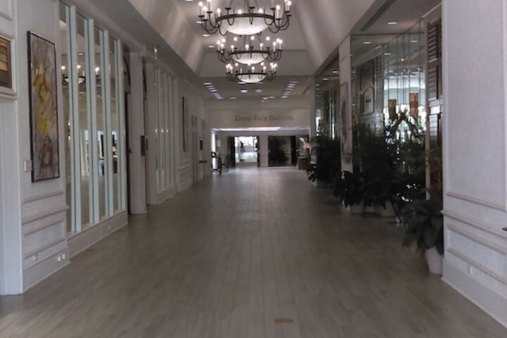 Ballroom/Hall 83 of 104