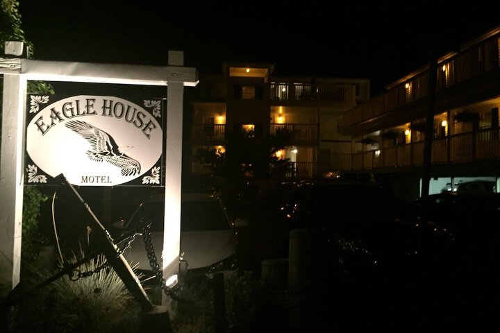 Eagle House Motel