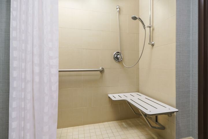 Room 15 of 32