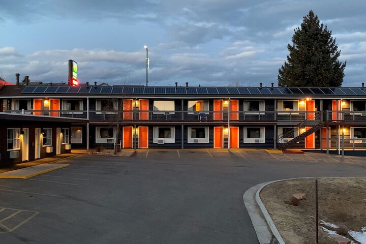 Hotel 2 of 137