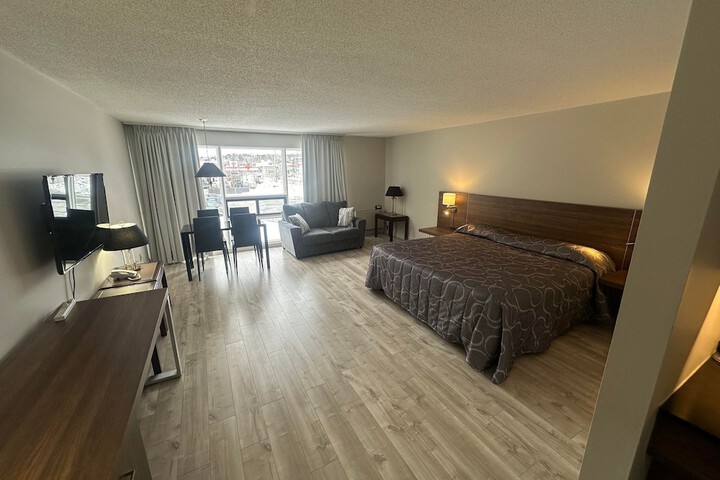 Room 13 of 34