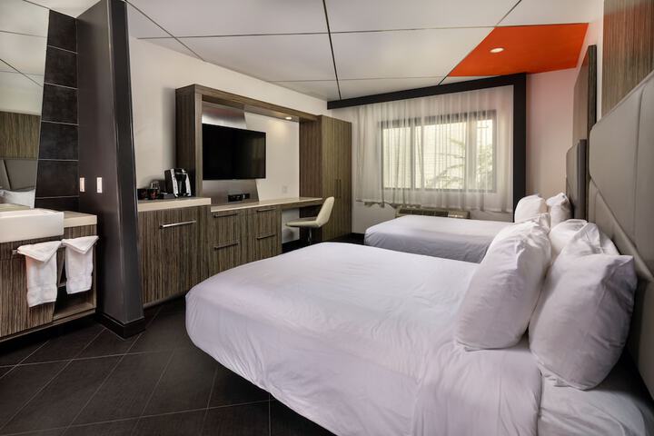 Room 43 of 76