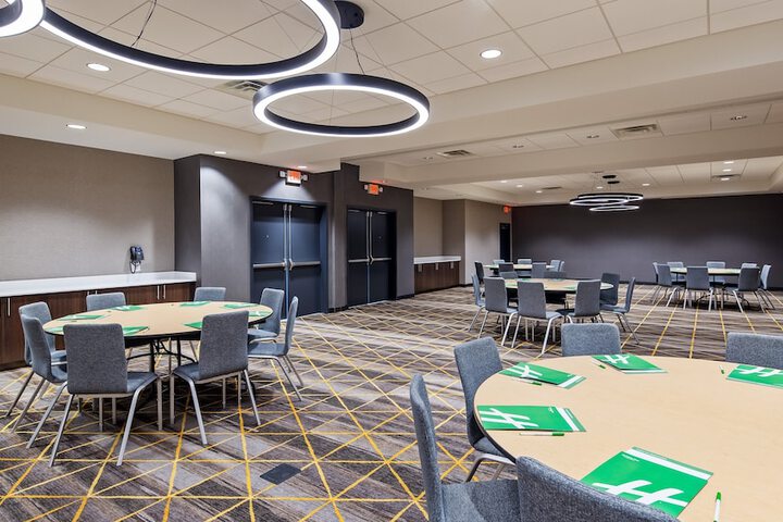 Ballroom/Hall 52 of 56