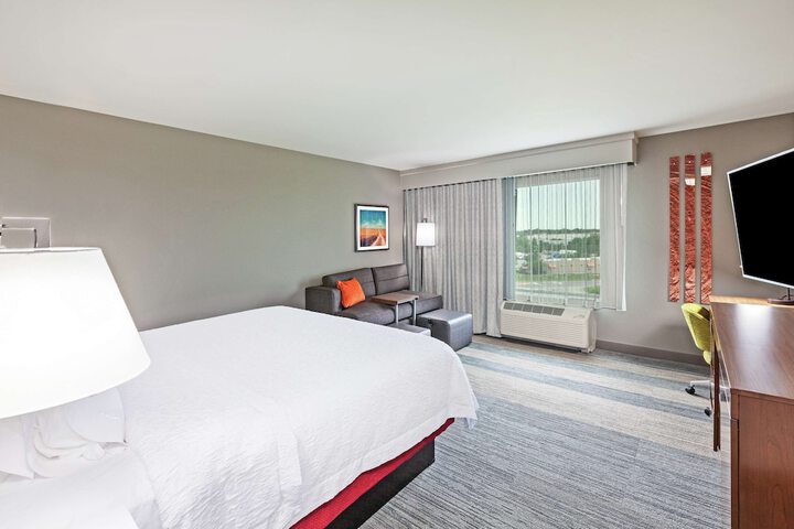 Hampton Inn Gardner Conference Center