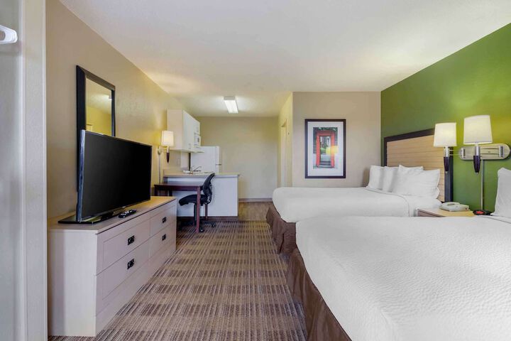 Room 14 of 28