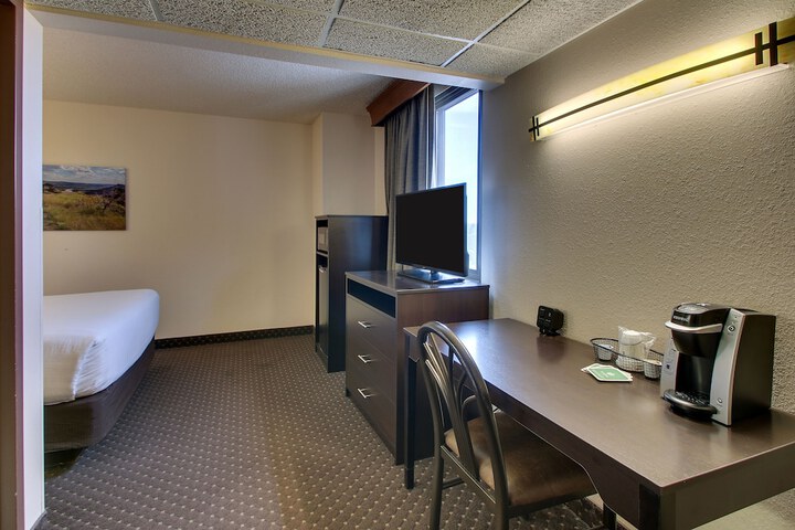 Room 33 of 47