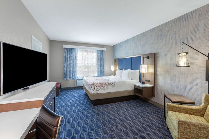 Room 34 of 47