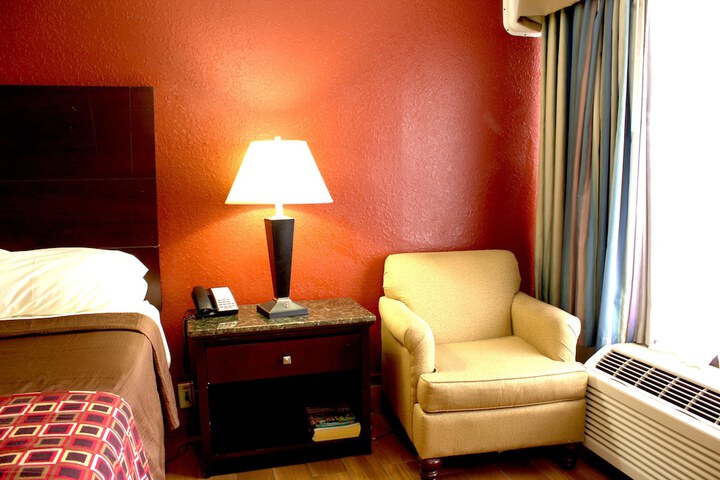 Room 11 of 20